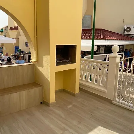 아파트 Luxury Fronte Piscina Mareverde A&v 아데제