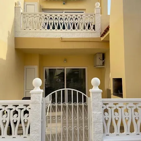 아파트 Luxury Fronte Piscina Mareverde A&v 아데제