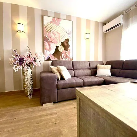 Luxury Fronte Piscina Mareverde A&v 아데제