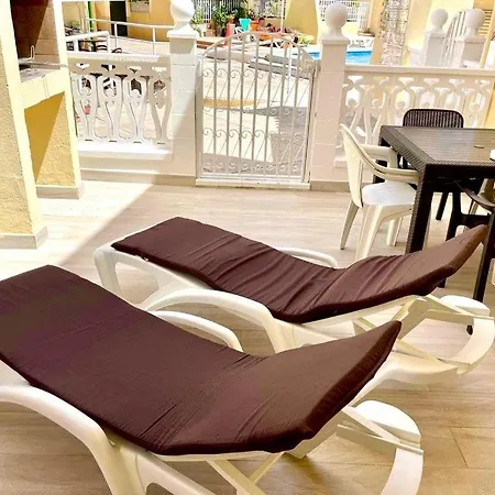 Luxury Fronte Piscina Mareverde A&v * אדחה