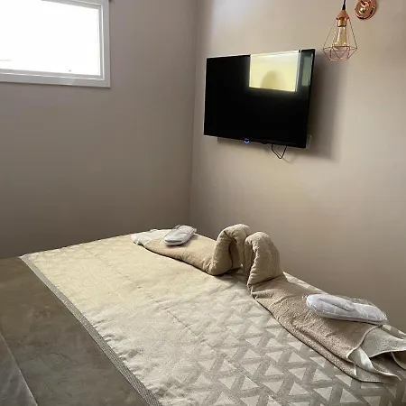 Luxury Fronte Piscina Mareverde A&v * אדחה