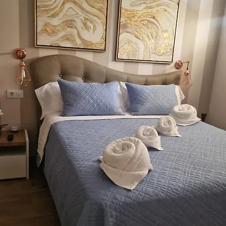 Luxury Fronte Piscina Mareverde A&v 아파트 *
