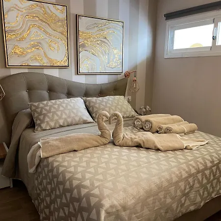 Luxury Fronte Piscina Mareverde A&v アパート アデヘ