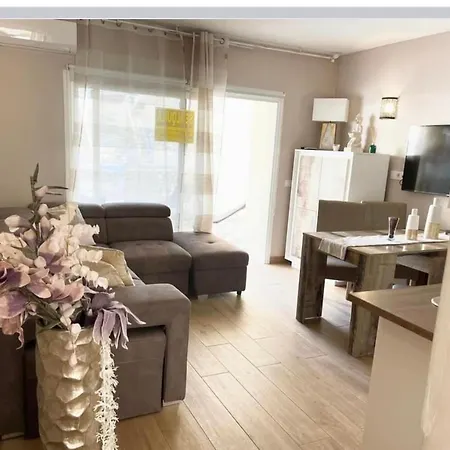 アパート Luxury Fronte Piscina Mareverde A&v *