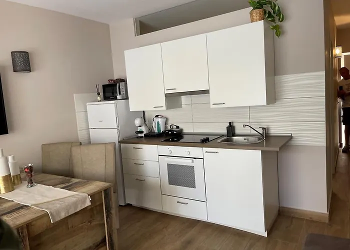 Apartment Luxury Fronte Piscina Mareverde A&v *