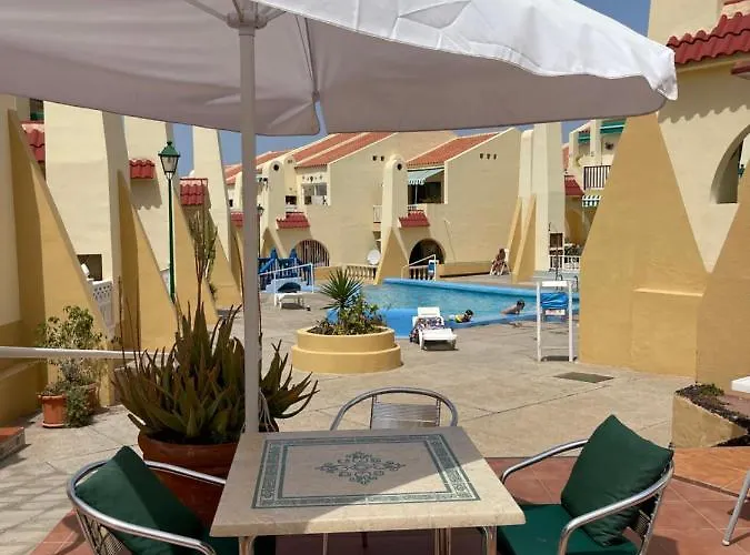 Appartement Luxury Fronte Piscina Mareverde A&v