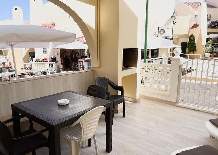 Appartement Luxury Fronte Piscina Mareverde A&v