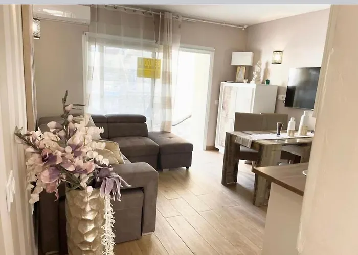 Appartement Luxury Fronte Piscina Mareverde A&v *