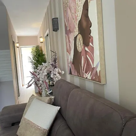 Appartement Luxury Fronte Piscina Mareverde A&v