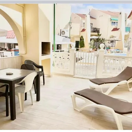 Appartement Luxury Fronte Piscina Mareverde A&v