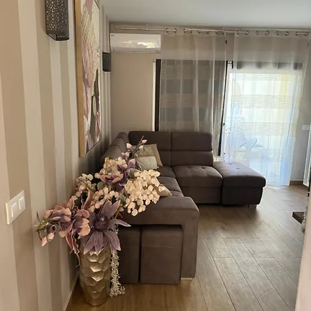 Appartement Luxury Fronte Piscina Mareverde A&v